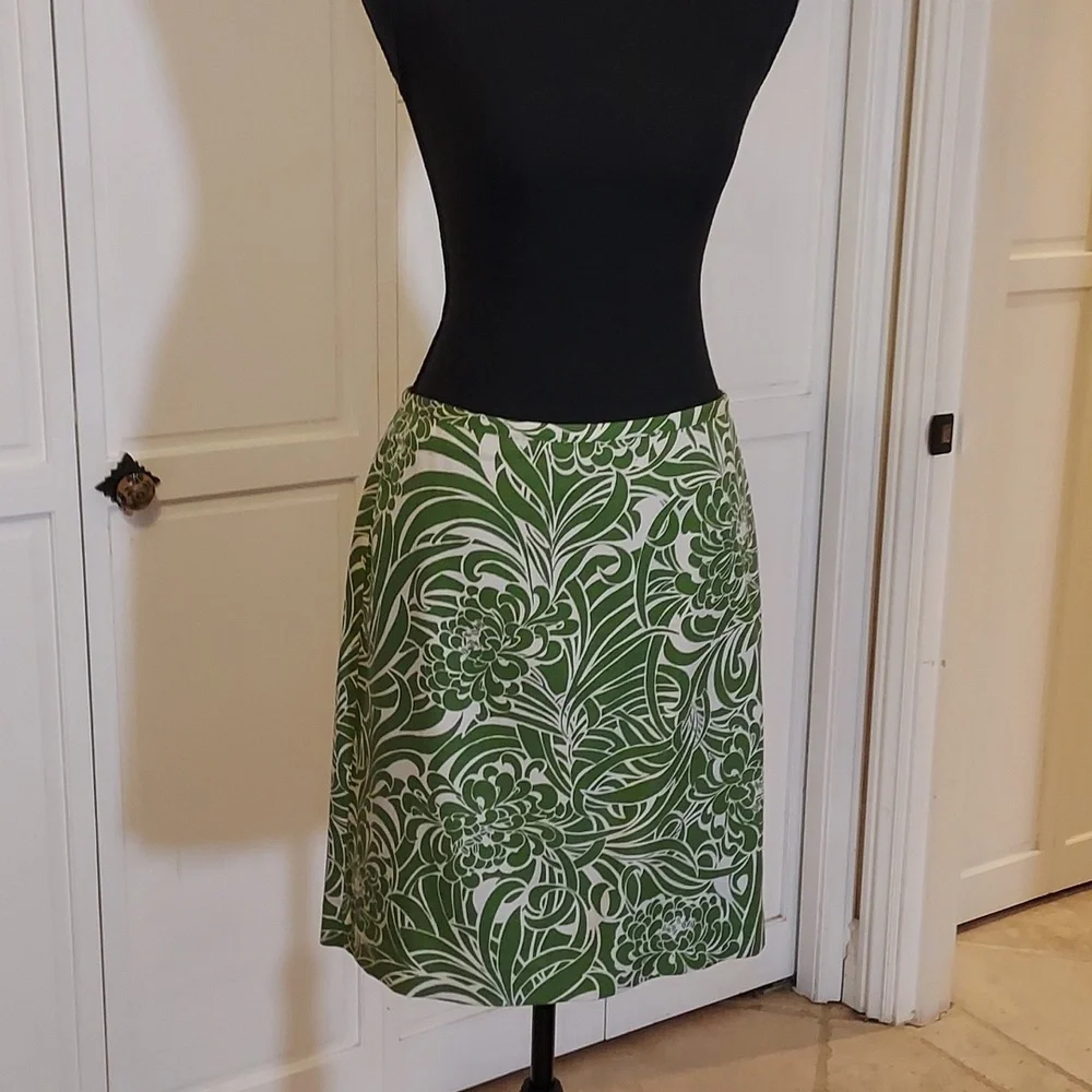 Anne Taylor Loft Green White Floral Pencil Skirt Size 6P Silk